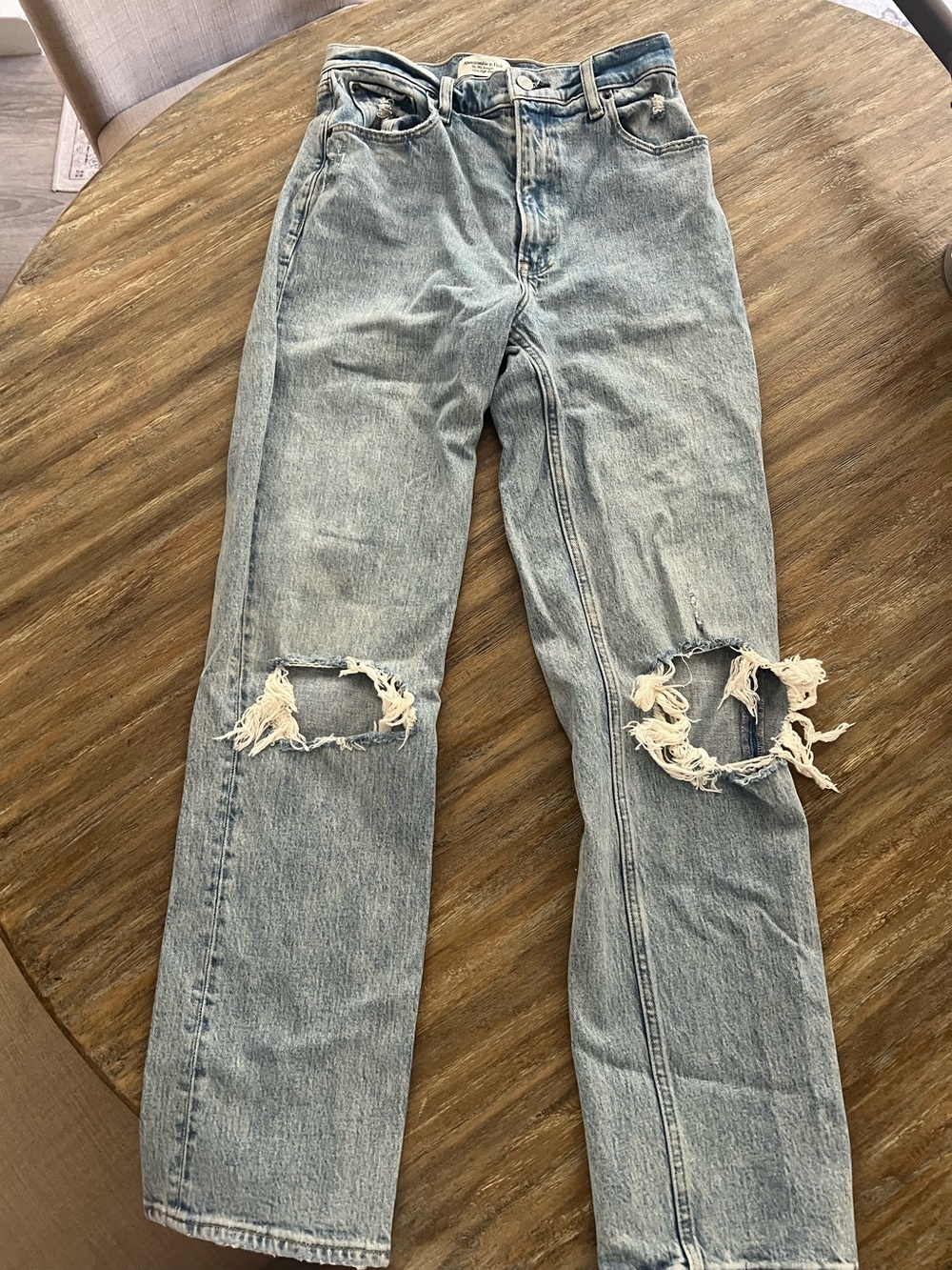 A&F Straight Leg Jeans - 27/4